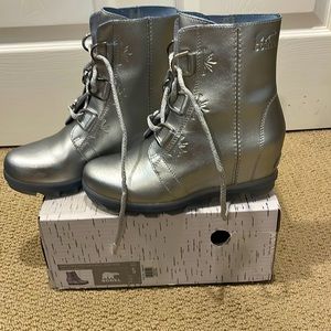 Disney x Sorel Joan of Arctic Wedge Frozen, Youth